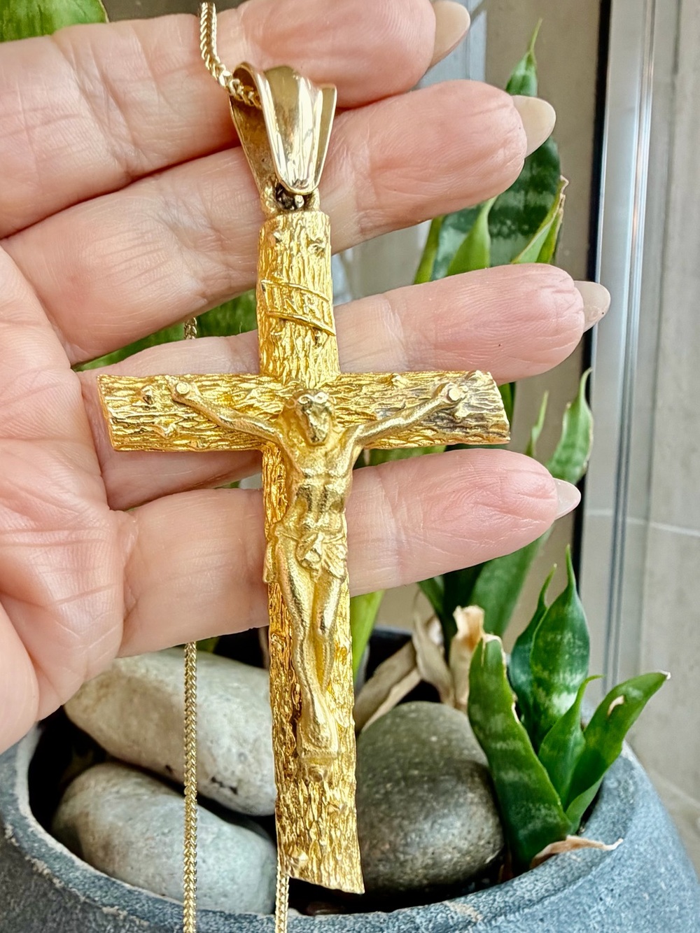 18 karat gold cross